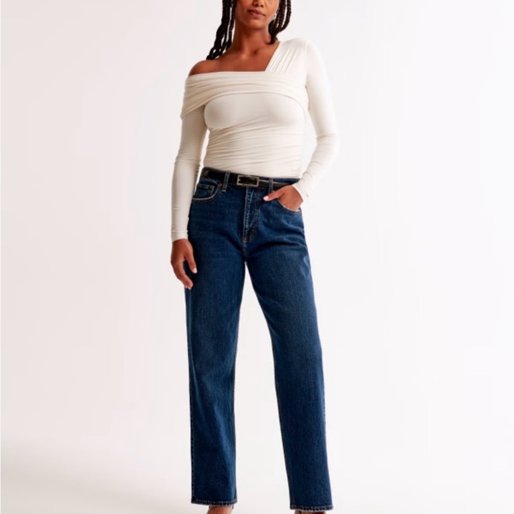 Abercrombie Curve Love High Rise Vintage Straight Jean
